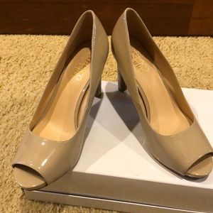 Nude open toe Pumps